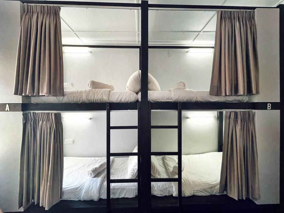 Bunk Puteh Homestay Kuala Terengganu Ngoại thất bức ảnh